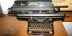 Alte-Schreibmaschine-2.jpg